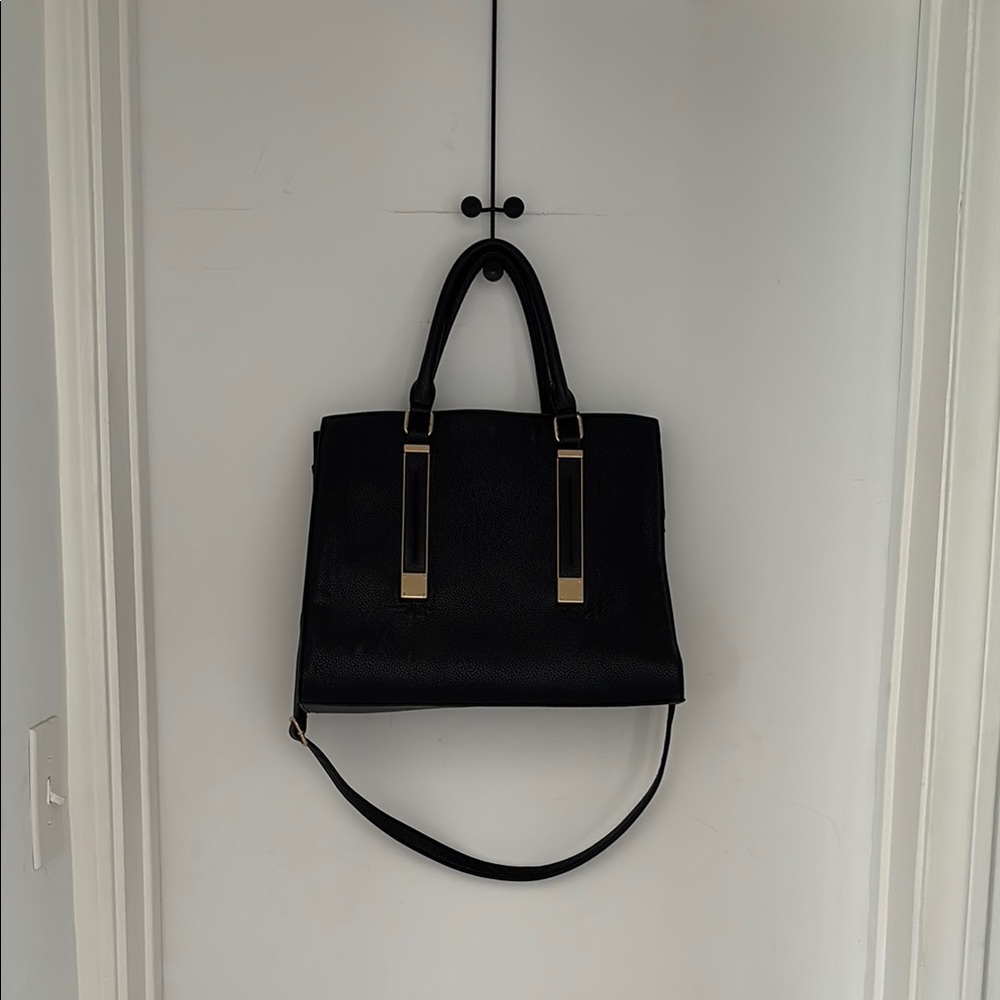 Stylish Black Tote Bag for Everyday Use